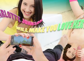 Sexy Babe Makes a Guy Love Her More Videogames