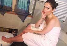 Gorgeously Beautiful Chiara Takes A Warm Bath