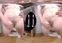 180VR Zuzanna Naked And Oiled Body